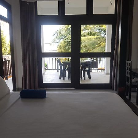Hotel Waves Hiri à Dikwella Extérieur photo