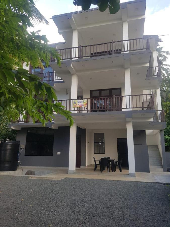 Hotel Waves Hiri à Dikwella Extérieur photo