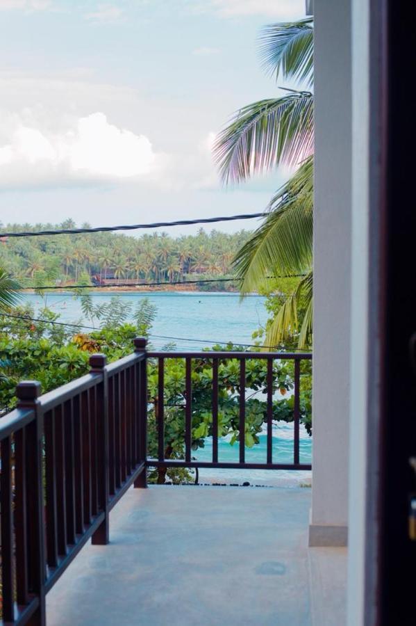 Hotel Waves Hiri à Dikwella Extérieur photo