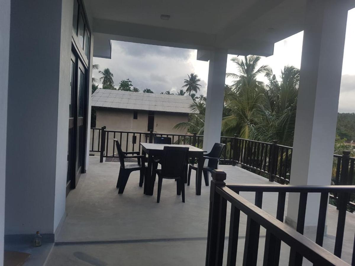 Hotel Waves Hiri à Dikwella Extérieur photo
