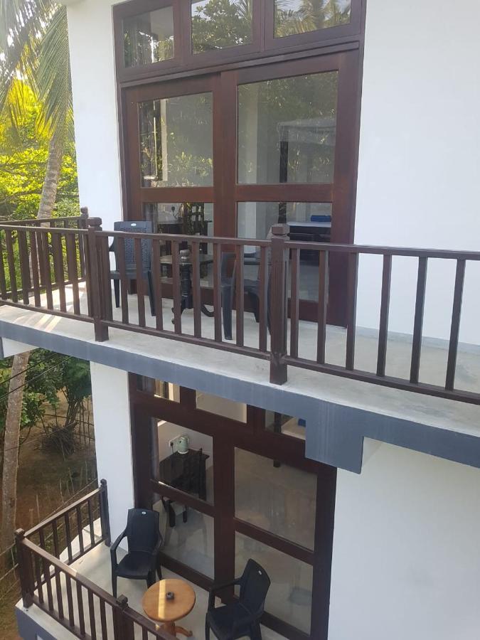 Hotel Waves Hiri à Dikwella Extérieur photo