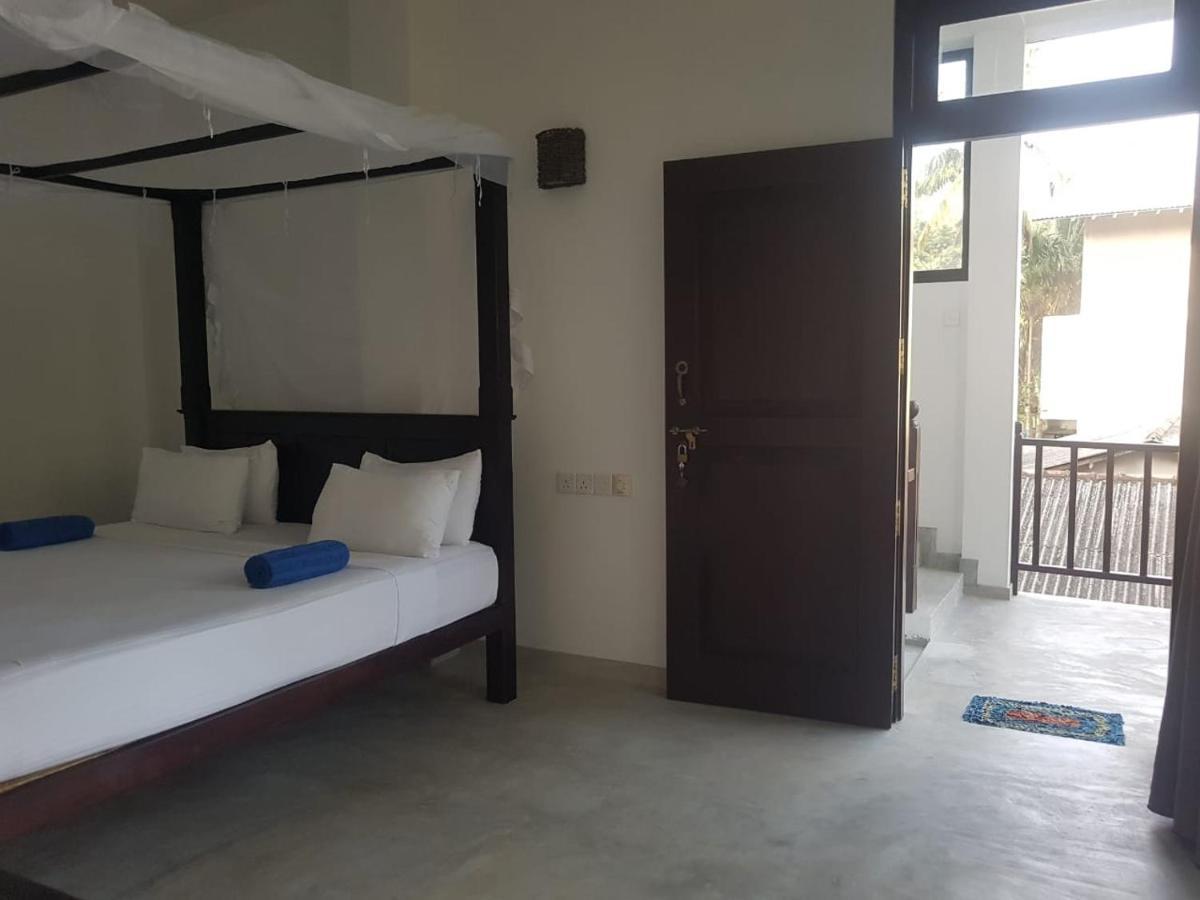 Hotel Waves Hiri à Dikwella Extérieur photo