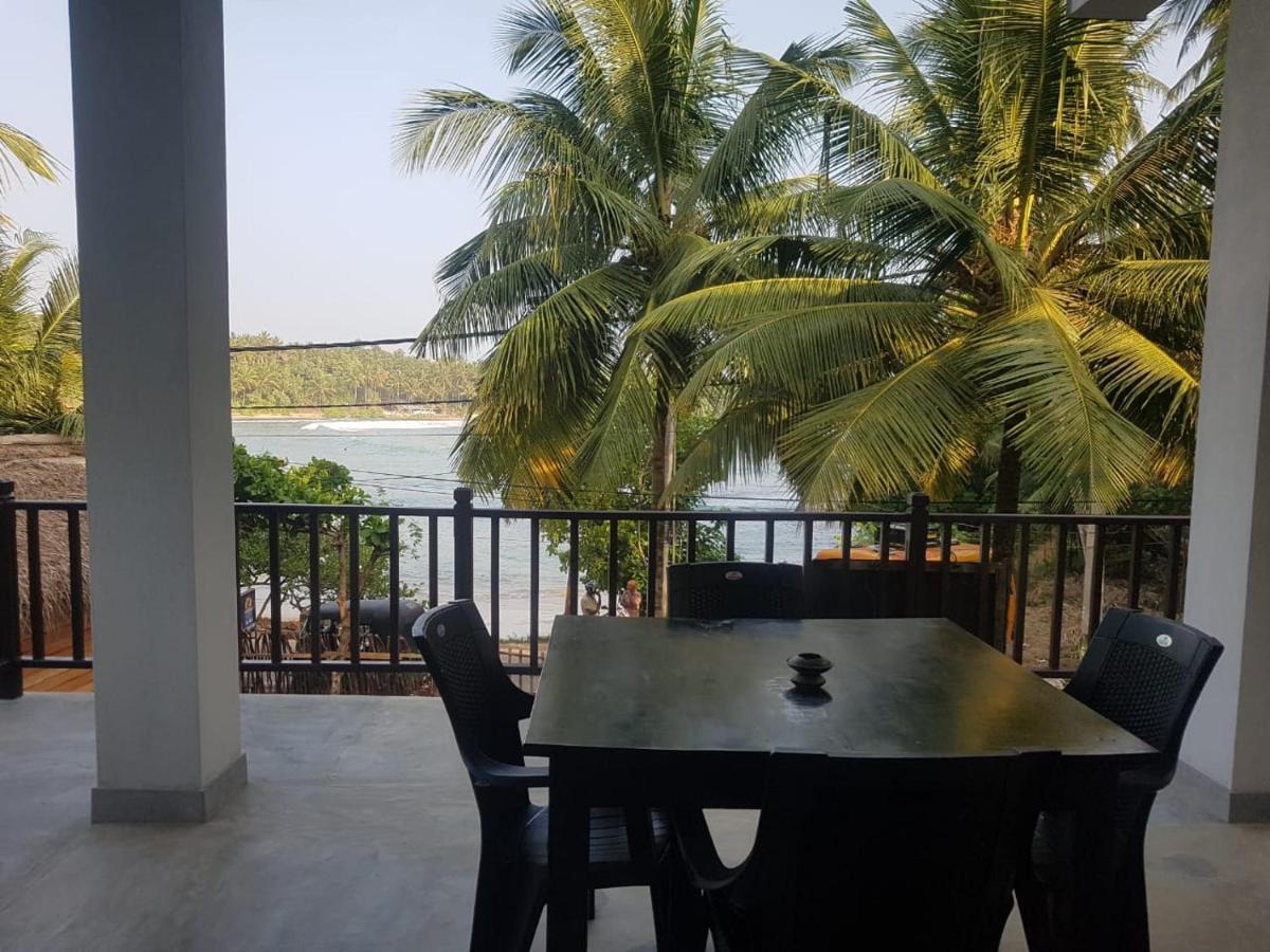 Hotel Waves Hiri à Dikwella Extérieur photo