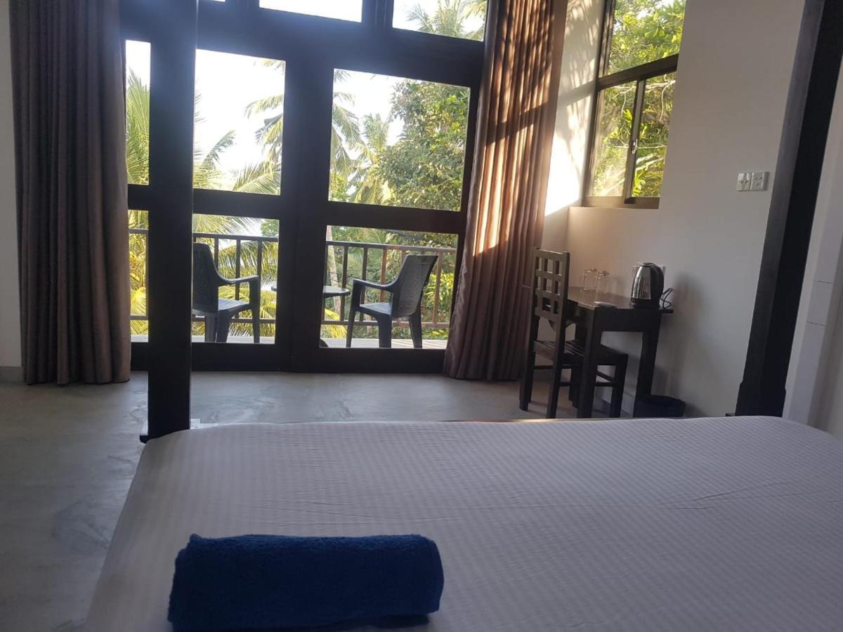 Hotel Waves Hiri à Dikwella Extérieur photo