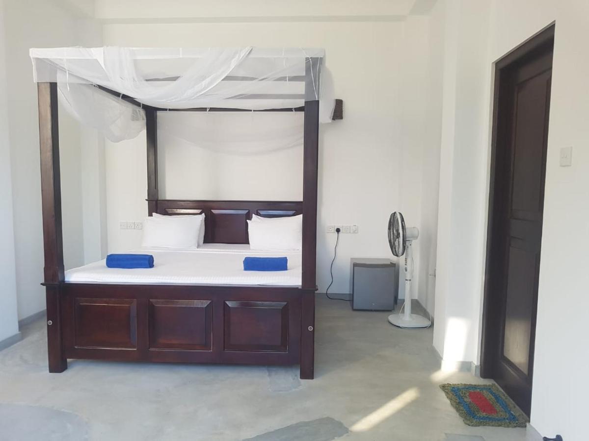 Hotel Waves Hiri à Dikwella Extérieur photo