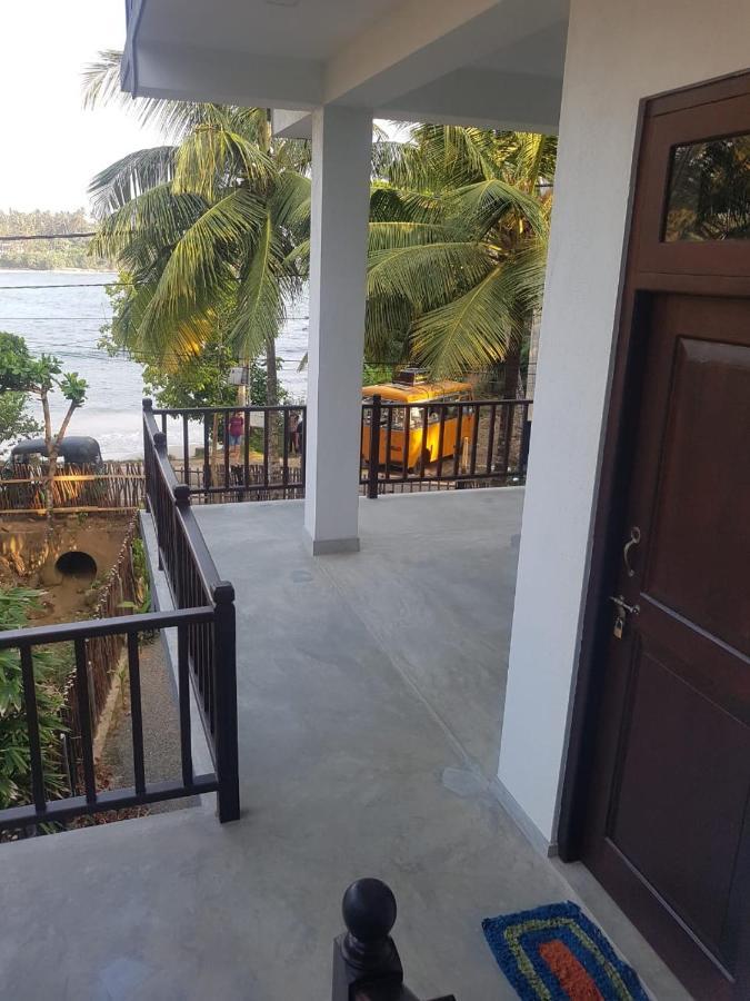 Hotel Waves Hiri à Dikwella Extérieur photo